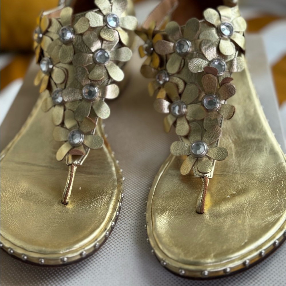 Sandals gold jazmin chebar size 10
